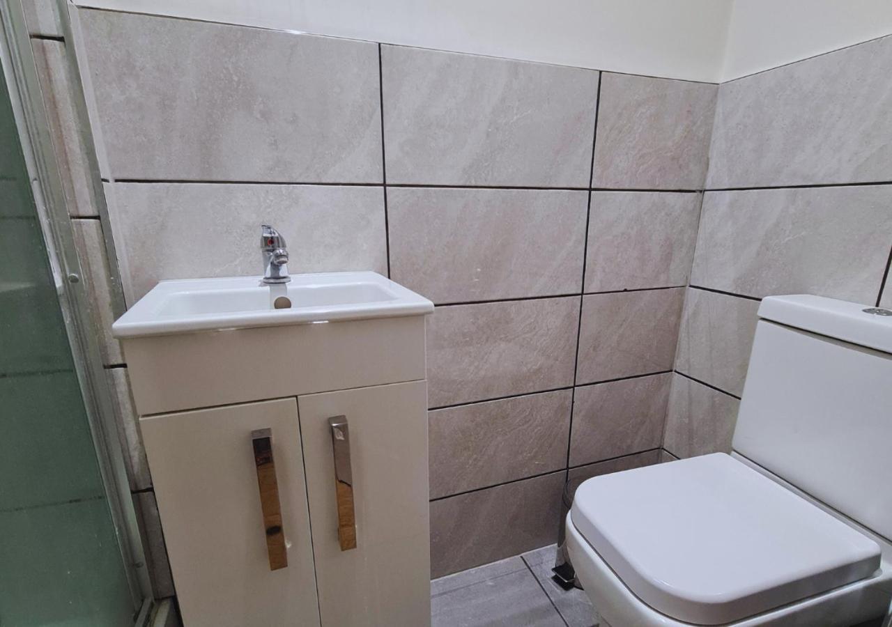Modern 2 Bedroom Apartment In Peckham Londra Esterno foto